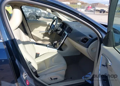 2015 Volvo S60 T5 Platinum из США, поврежденный, VIN YV1612TDXF2317051